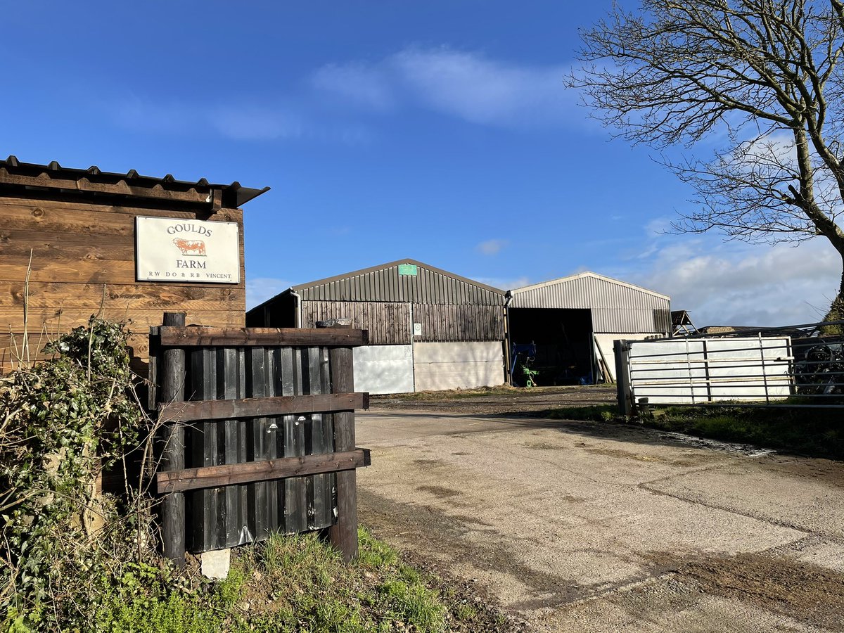 Butson12's tweet photo. Another delivery today with @smartagservices to a cracking beef farm in Somerset! A KEENAN Approved 300 keeping these cattle fed! https://t.co/QIhHBZcv4q