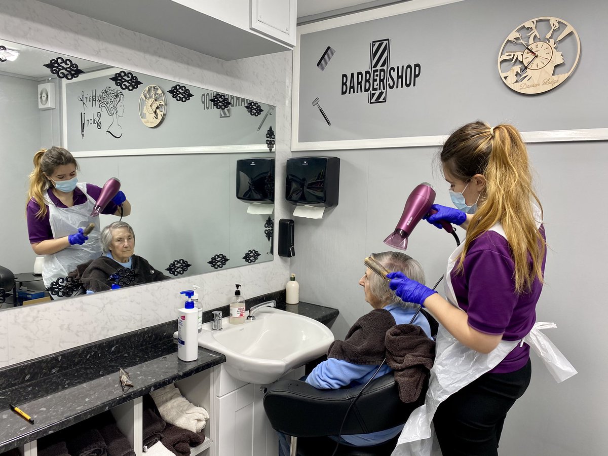 Dawson_Lodge's tweet image. Some chair exercises in this sunny morning as well as hairdressing! 🧘🏻🧘‍♀️☀️🥰🤩  #tuesdaymotivation #exercises #fun #pamper #Wellbeing @Dawson_Lodge @AnchorHanover  @carehome_co_uk @CareQualityComm