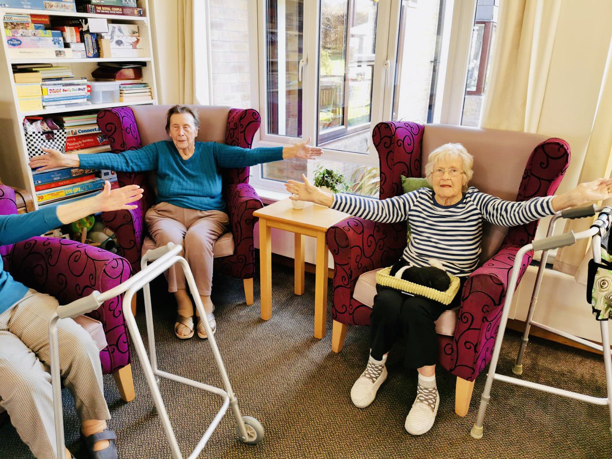 Dawson_Lodge's tweet image. Some chair exercises in this sunny morning as well as hairdressing! 🧘🏻🧘‍♀️☀️🥰🤩  #tuesdaymotivation #exercises #fun #pamper #Wellbeing @Dawson_Lodge @AnchorHanover  @carehome_co_uk @CareQualityComm