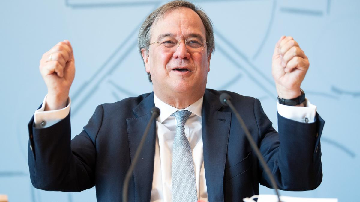 welt's tweet photo. Corona: Laschet will künftig auch von Zahnärzten impfen lassen https://t.co/i8JmTgJ0wo https://t.co/DklbZR99Ou