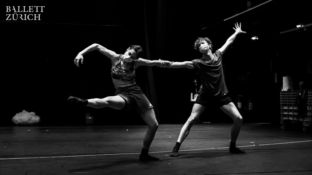 Theaterkompass's tweet photo. «Impulse»: Probentrailer «Pure Coincidence» - Junior Ballett Zürich - https://t.co/OWR2YHlTTN #Opertwitter #Oper #Musiktheater #Theaterkompass #TV #Video #Vorschau #Trailer #Clips #Trailershow #Schweiz #tkomp https://t.co/kyrXYYZTxs