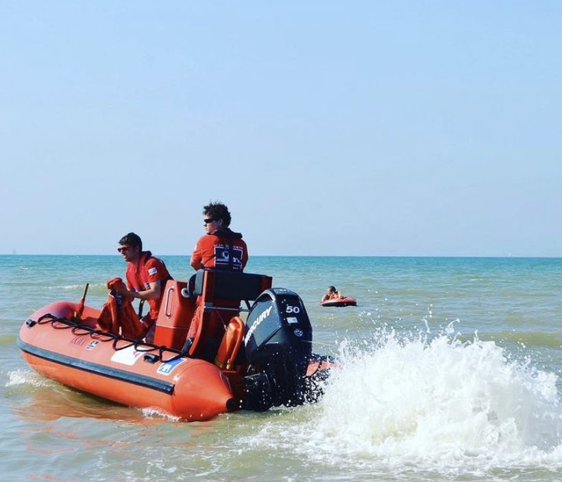 Onze Belgische kust is een van de veiligste ter wereld, en dit door het preventief optreden door onze redders. Minister <a href="/Zu_Demir/">Zuhal Demir</a> bevestigt in <a href="/vlaparl/">Vlaams Parlement</a> structurele steun van 250k/jr uit Vlaanderen.

Krijg weer nostalgie naar die mooie zomermaanden bij <a href="/RescueDePanne/">Rescue De Panne</a> 😎 <a href="/_IKWV/">IKWV</a>