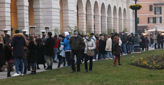sinesententiae's tweet photo. Spero che ognuno di voi possa sentirsi responsabile di un ragazzo che da domani non potrà andare a scuola. https://t.co/8dTqCa2pVI