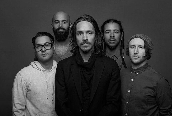 Nesesito escuchar drive - Incubus porfavor jajaja #quierofestivalear 
Grande La X!!