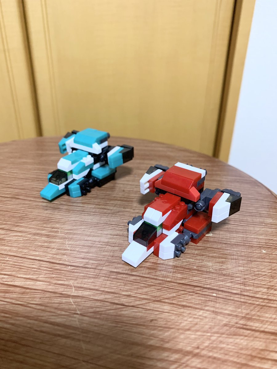 Haruto プチブロック No Twitter ダイソープチブロック 変形ロボット あまりで作った 変形ロボが意外いい感じだったので いろんな色で作成 ダイソー プチブロック ロボット 変形