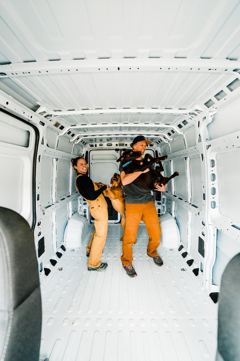 RamTrucks's tweet image. This Ram ProMaster® #VanLife build is raising the bar for #TransformationTuesday. Find a van of your own and see what&apos;s possible: bit.ly/tw-Ram-ProMast…

📸 twodogsandavan