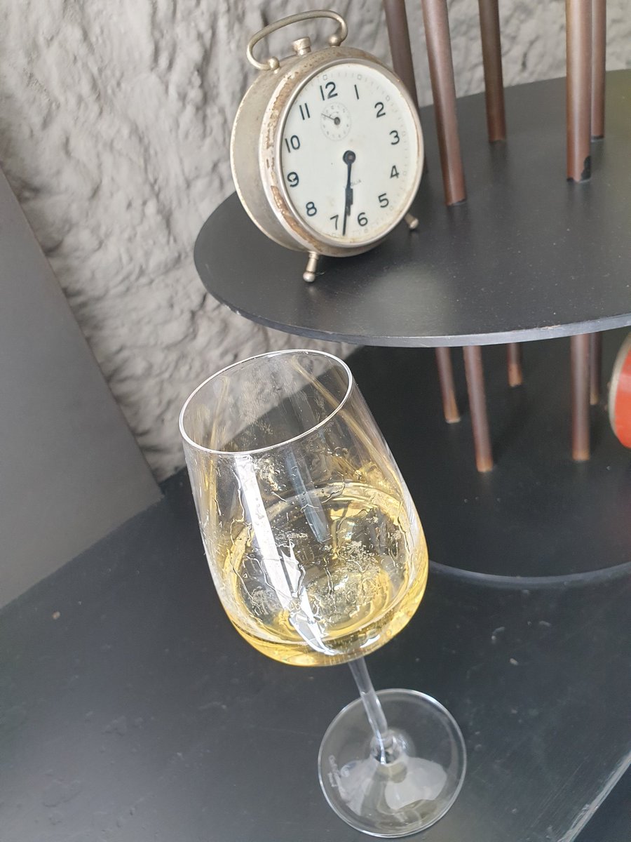 ricasoli99's tweet photo. So, I do not have many flower pics, but of a Tuscan Medici garden + a pic of the port of Naples + a glass of sparkling #Caprettone ๐ฅ๐ฅ
Join#TravelWineParty
๐นTag @JetsettersFlyin
Guest Hosts:
@Nicolette_O @LiveaMemory @kmf116 @tangoandrakija @HassaneTraveler @ricasoli99 https://t.co/sEWY84pGI0