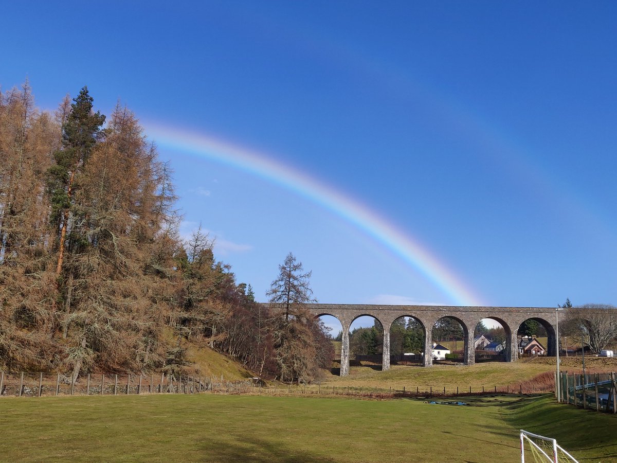 Somewhere over the rainbow... A moment of ☀️ and colour in today's grey day of horizontal rain and strong winds. Surely a metaphor for the hope that our P4-7 pupils can join their ELC &amp; P1-3 peers in returning to our school building soon. P4-7 you're not forgotten and we miss you