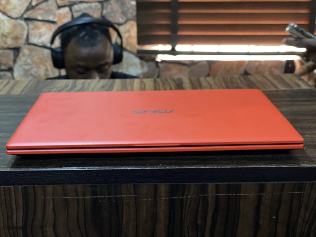 PLUG_OF_LAGOS's tweet photo. Open Box ASU VivoBook 14
14" FHD Screen
AMD Ryzen 5
8gb RAM
1TB HDD
Radeon Vega Integrated Graphics (2gb)
190k https://t.co/0Hd0ZNMtrv