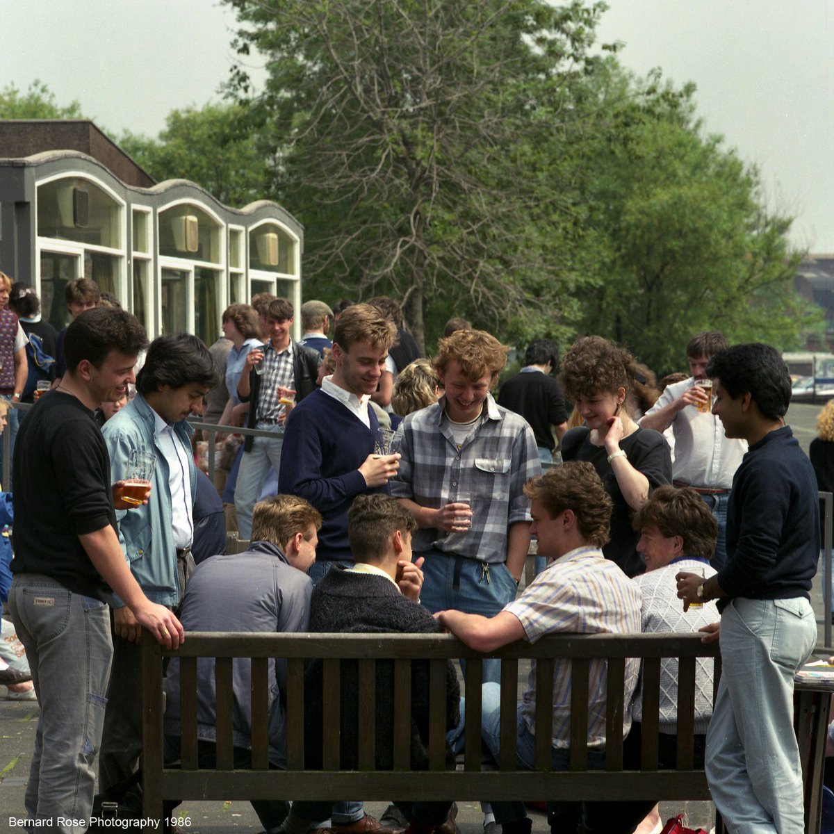 BRPimages's tweet photo. No social distancing required back in 1986 for Liverpool University students enjoying lunchtime drink at The Augustus John pub opposite the Victoria Building, originally photographed for the University for student lifestyle   @VictoriaGallery @LivUni @angiesliverpool @YOLiverpool https://t.co/FBB5eCqVIS