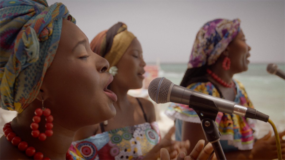 #RetratosSonoros Recordando cuando tuvimos el honor de grabar a Ceferina Bánquez, una leyenda viva del Bullerengue. En esta imagen están sus coristas.
#TB #LaTongaMusica

Conéctate con la música en vivo 🔔
facebook.com/latongamusic
youtube.com/c/latonga