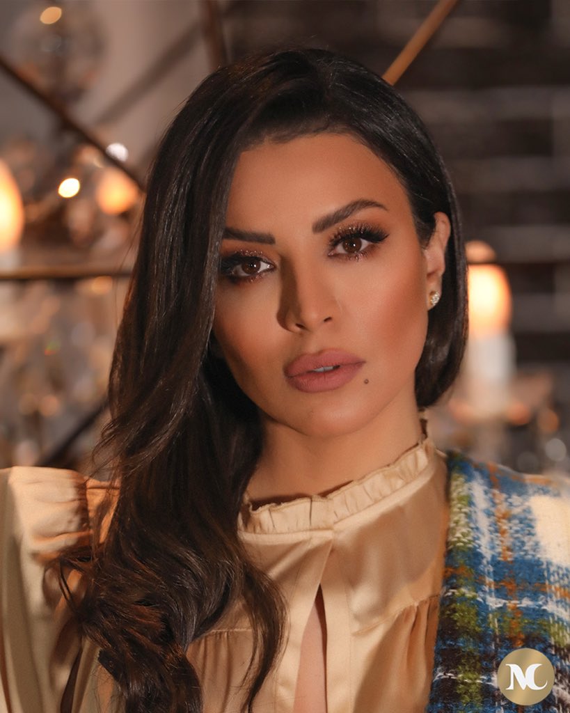 micheletcolette's tweet photo. Our kind of sparkle ✨
The gorgeous @amelbouchoucha shining à la #MichelEtColette
💄: @ColetteIskandar
💇🏽‍♀️: @michel_zeytoun https://t.co/gYuaBnpcts