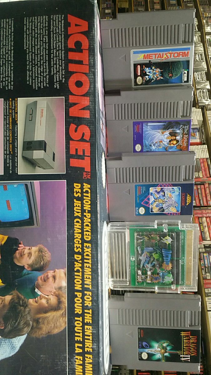 toyrattca's tweet image. Solid stack of #shat going out today #oldschool #nintendo #nes #megaman #Zelda35th #retaillife #goat #torontolockdown #mississauga #haltonhills #RETROGAMING #QuaratineLife #StayAtHome #torontostrong