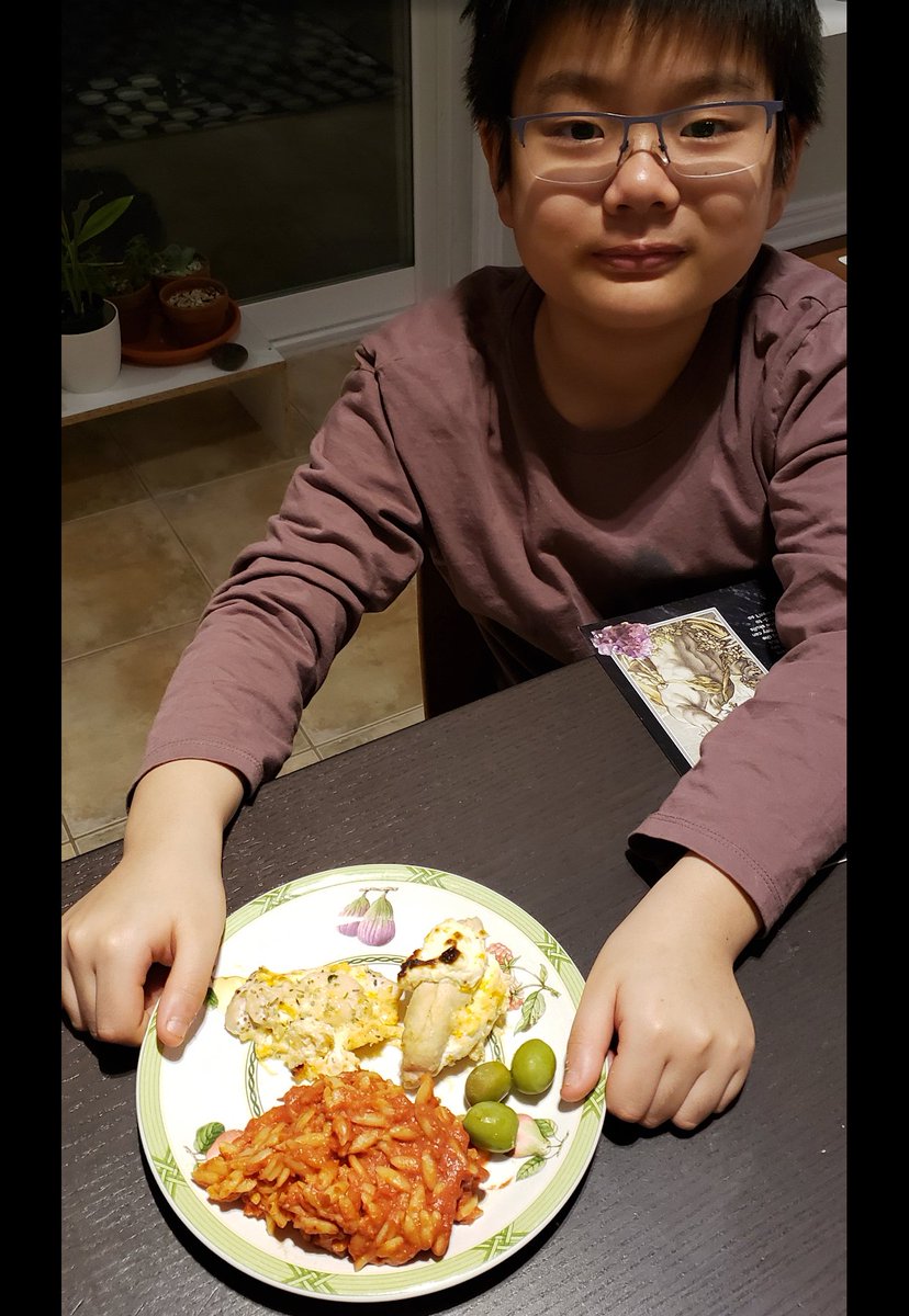 smkycdsb's tweet photo. Ms. Toffoli’s grade 4/5 class have become quite the chefs with their weekly virtual cooking class! @laurasawicky @ElizabethCrowe_ https://t.co/Mxuu4oCBhJ