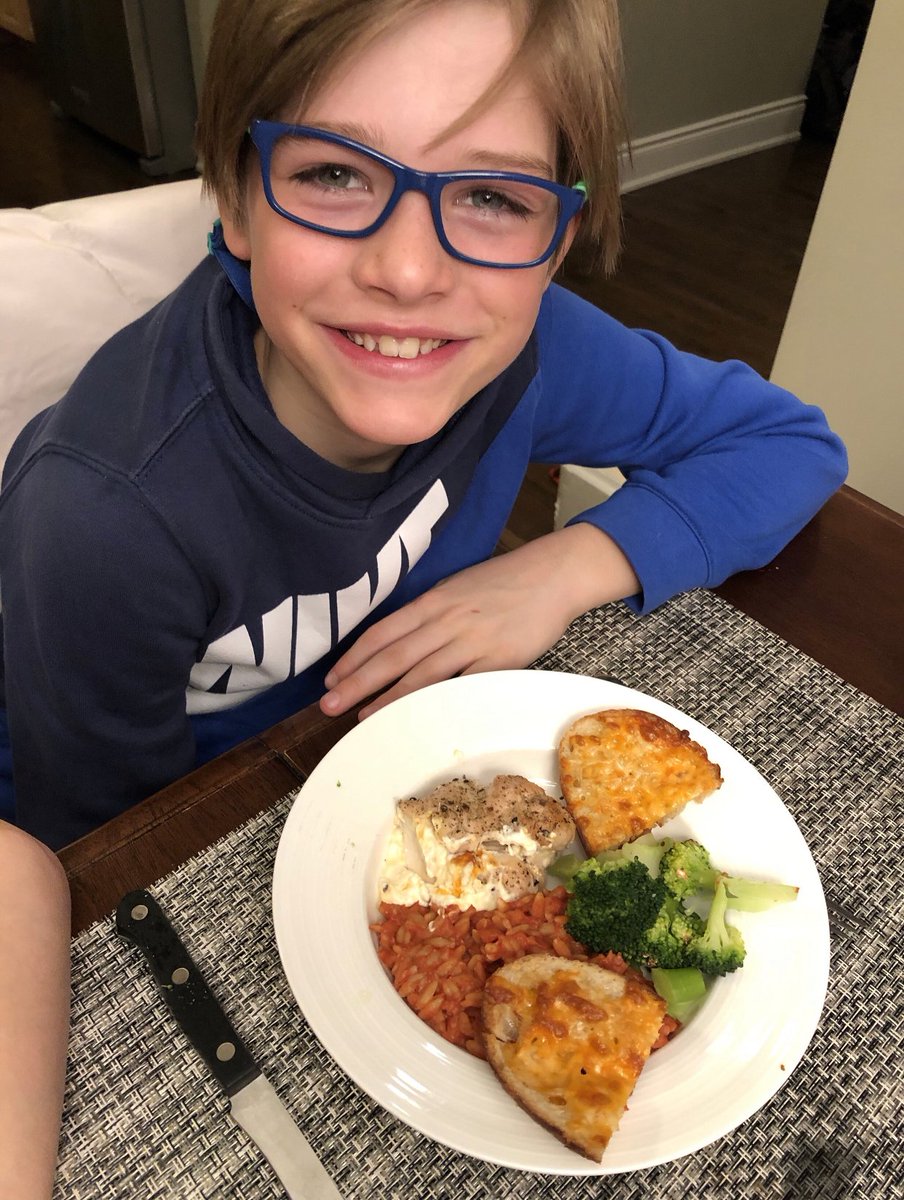 smkycdsb's tweet photo. Ms. Toffoli’s grade 4/5 class have become quite the chefs with their weekly virtual cooking class! @laurasawicky @ElizabethCrowe_ https://t.co/Mxuu4oCBhJ