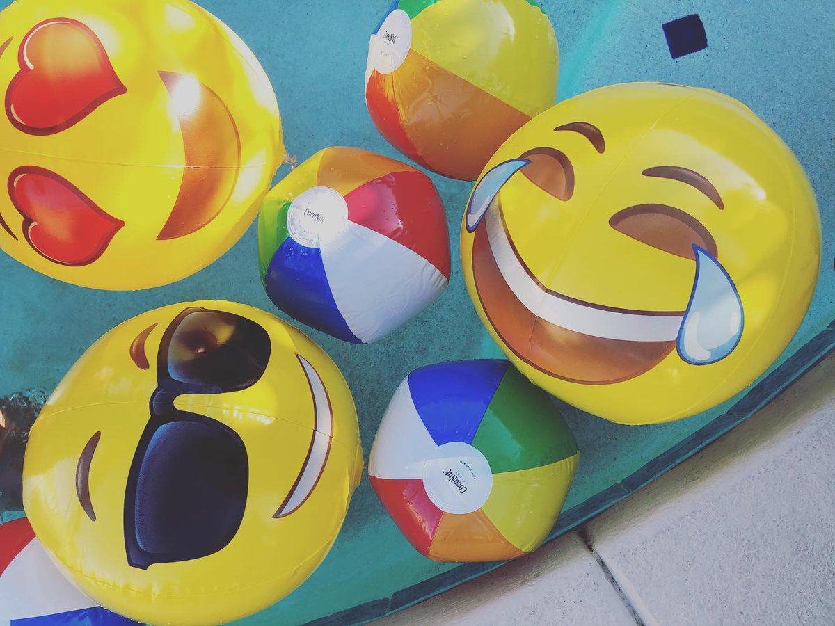 coconutfloat's tweet image. It’s almost beach ball season 😎 have you stocked up on yours yet? Link below to shop 😍

amazon.com/dp/B07G4DGM1T

#coconutfloat #beachballs #poolseason #emoji #summer #rainbow