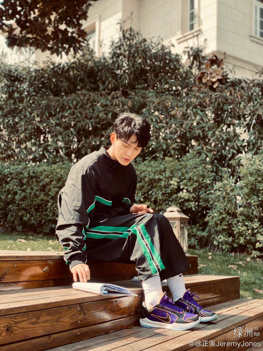 dramaskfan's tweet photo. #XuZhengXi no set de #BeMyPrincess. As filmagens do drama estão a todo vapor.
#徐正曦 #JeremyJonesXu #JeremyTsui #LegendOfThePhoenix #Trace #NovolandTheCastleInTheSky2 #GossipHigh #cdrama #dorama https://t.co/tlHjAcxzpS
