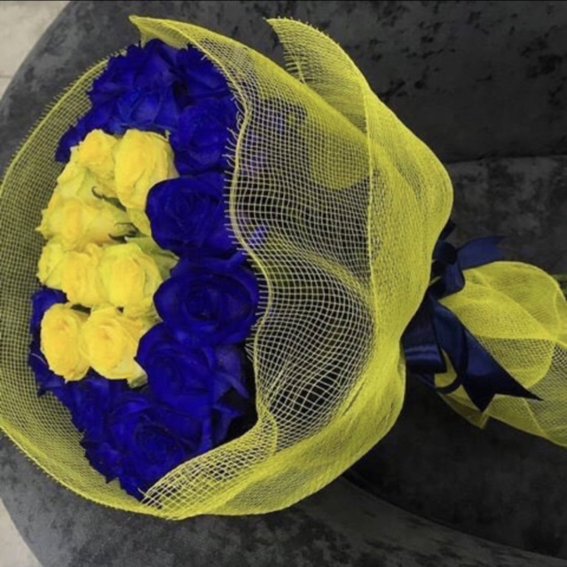 #تستمر_القسوه

باقة ورد لكل عالمي 💛💙💛