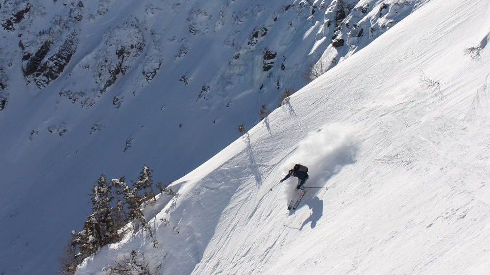 backcountry's tweet photo. Retweet if you’d rather be skiing right now⛷ https://t.co/dW6yAdIaeH
