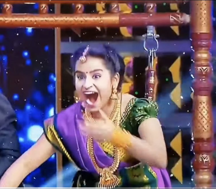 Butterf34056212's tweet photo. Expression queen Sivaangi. She is so spontaneous and natural. Cute and adorable every time. Her true talent is the number of expressions per second she can give. Expression express Sivaangi🤪😜🤨😛😄🥰 @sivaangi_k #cookwithcomali2 https://t.co/XT8ebdWarR