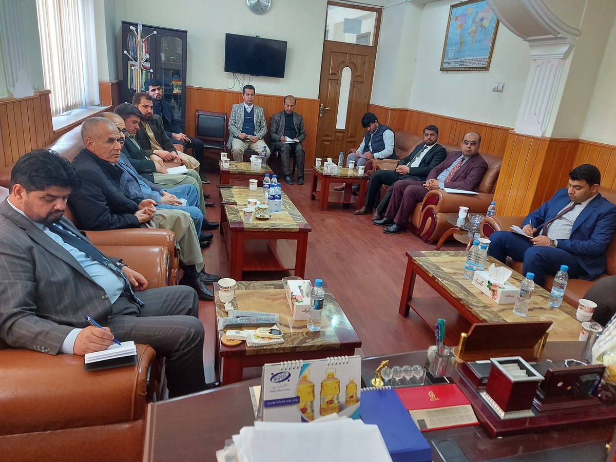 balkh_cci's tweet photo. The BCCI board members met Mr. Najeebullah Azizi from the General attorney office and his team whom have come to Mazar for fact finding of corruption cases in Haratan custom. The businesses raised their voices over the delays caused by the new digital scale and long delays caused https://t.co/JroUJo7OYx