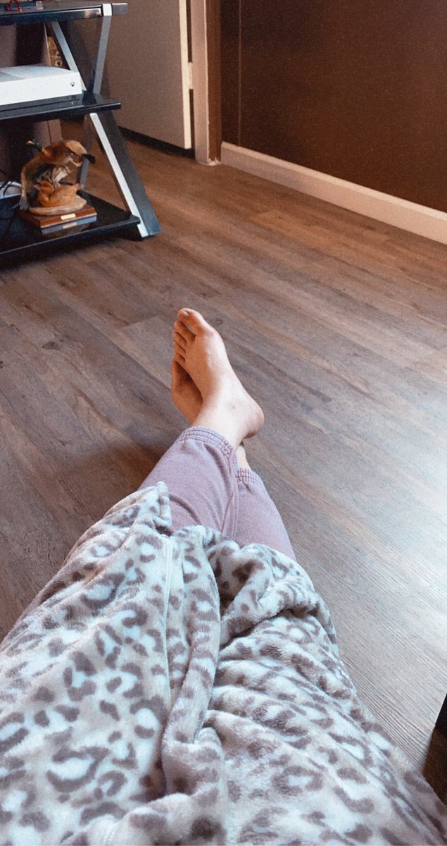 Leopard print robes and joggers are good for the soul 🙏