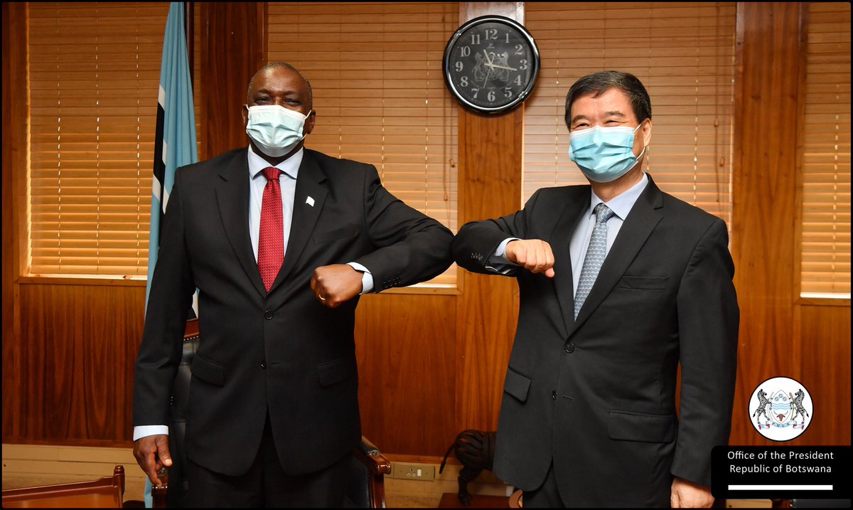 This morning I bid farewell to a very distinguished and consummate envoy, His Excellency @DrZhaoYanbo who is completing his tour of duty as 🇨🇳Chinese Ambassador to Botswana.

Dr Yanbo played a significant role that benefited the two countries