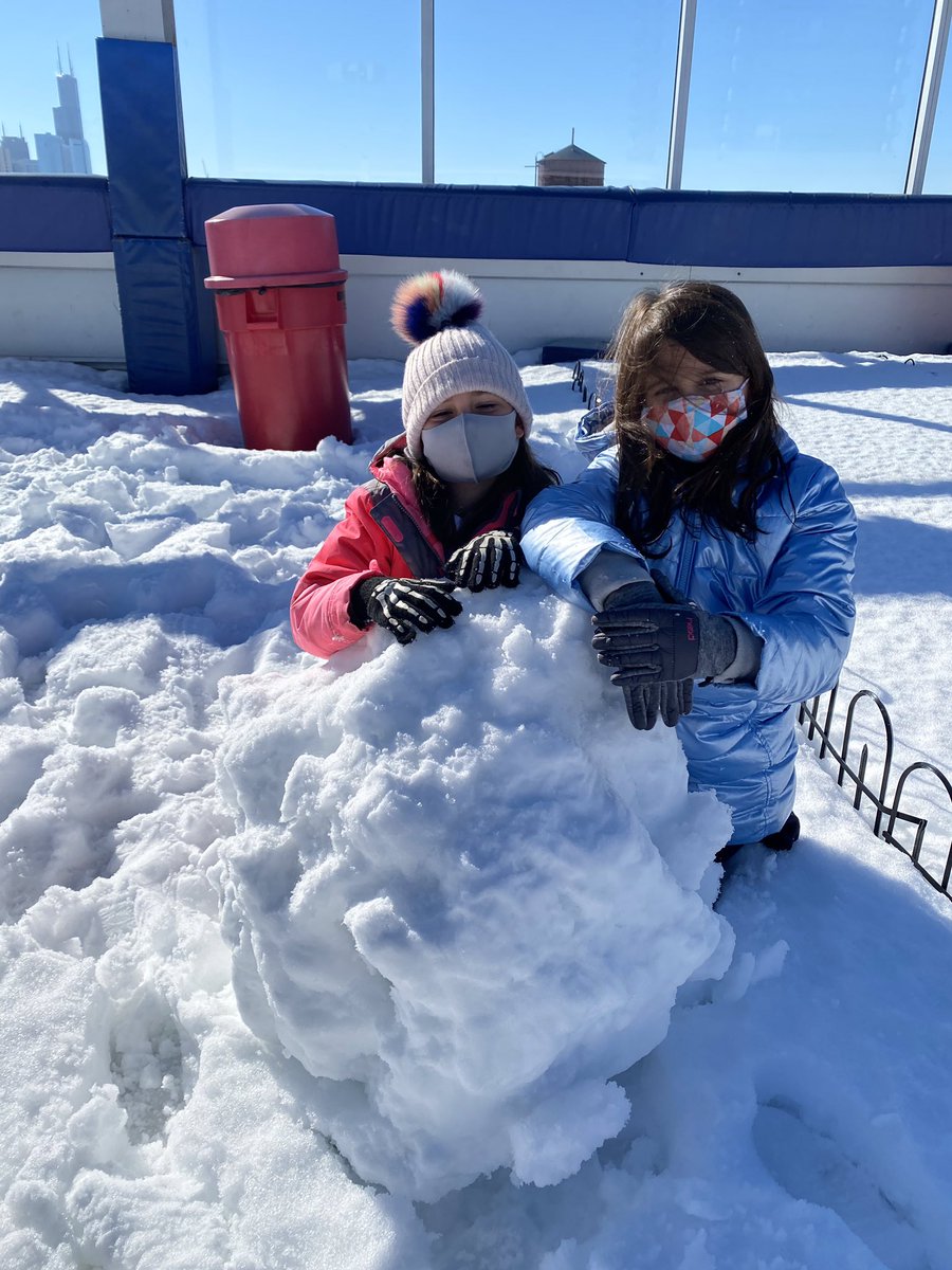 BISCLPYear2's tweet photo. The #OutstandingOrcas used Alex and Xander cooperation to have tons of fun in all of this snow and Sir Resilience to see just how big they could make their snowballs! @BISCLincolnPark https://t.co/uMPkjMe38t