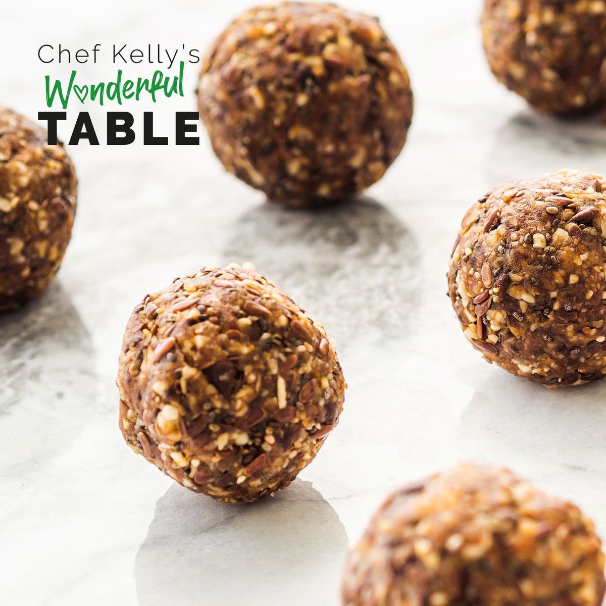 Protein Bites @kellywangard 

1 cup rolled oats
1/2 cup peanut butter
1/4 cup honey
1/4 cup cocoa nibs
2 tbsp flaxseed
2 tbsp chia seed
1 tbsp choc protein
powder

Just mix all ingredients in a bowl, cover with plastic wrap, fridge for 30
mins, scoop into 1.5-inch balls.