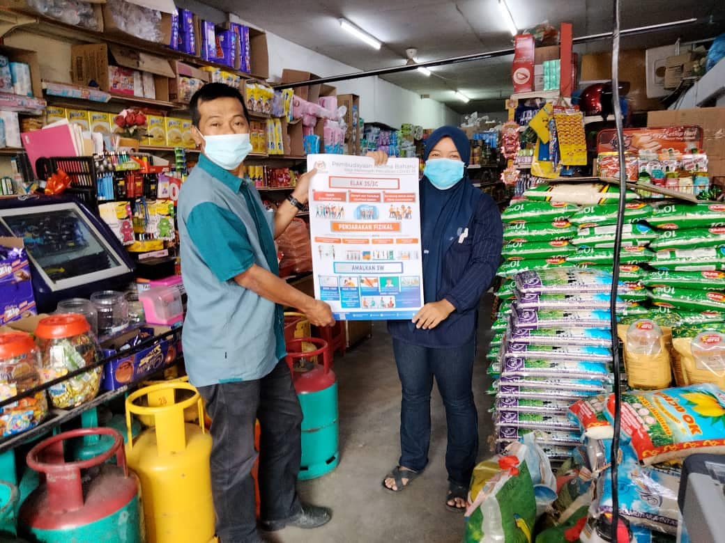 JapenKelantan's tweet photo. Info On Wheels (IOW) Jabatan Penerangan Negeri Kelantan

📍Tanah Merah @PMR_TANAHMERAH

PARLIMEN P.027 Tanah Merah
DUN N.26 Bukit Panau
DUN N.27 Gula Ipoh

23.02.2021(Selasa)
10:00 pagi

🔹Cabang 3 Kg. Gobek
🔹Kg. Liku
🔹Kg. Gobek
🔹Kg. Panjang
🔹Ladang Kerilla
🔹Jalan Kubur TM https://t.co/3YSOt8wYTN
