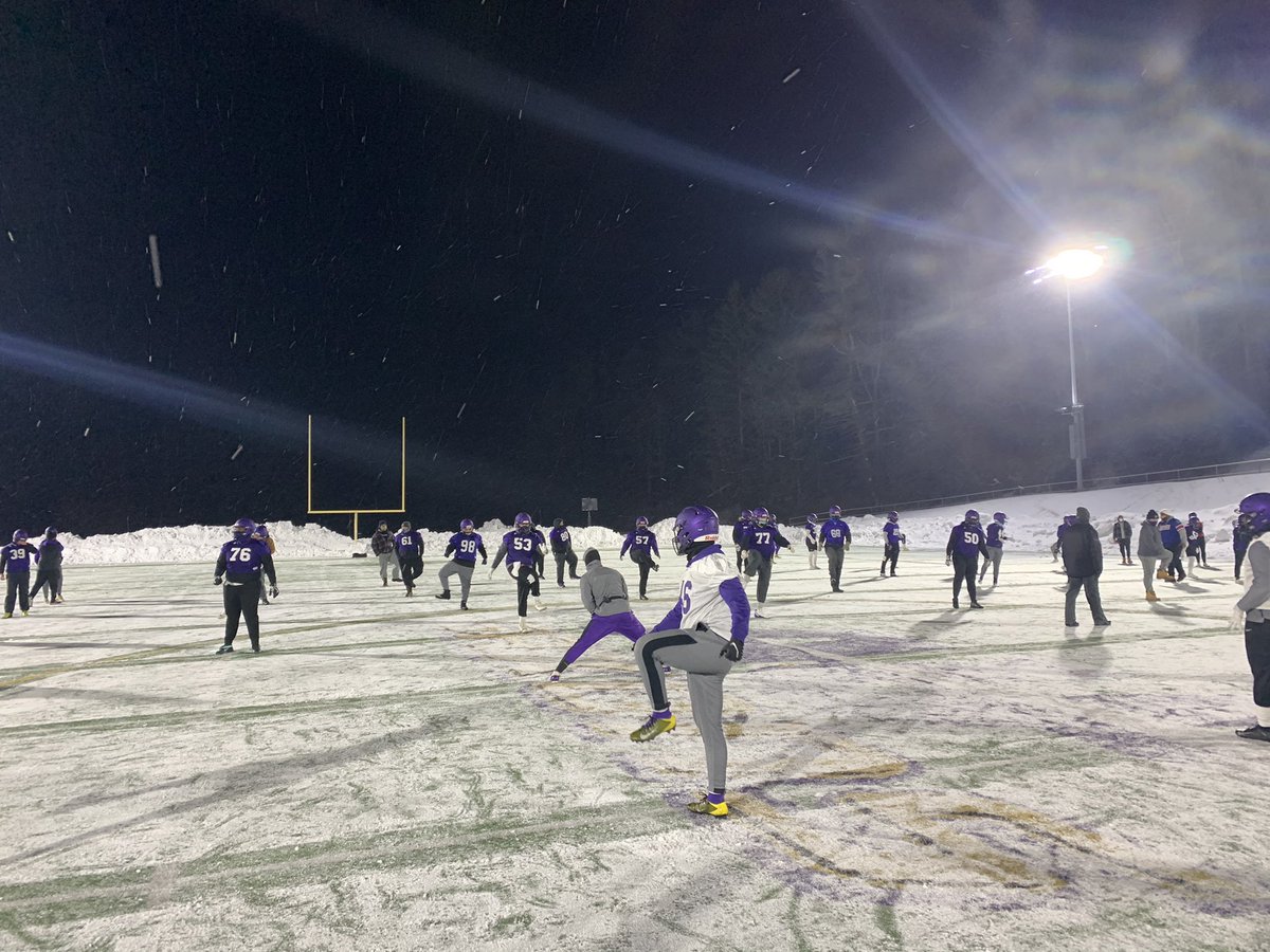 AUSaxonFootball's tweet image. The Pit was rocking last night for the first practice of the spring season!! #Raisethestandard #Gosaxons