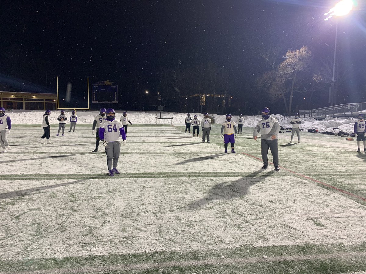 AUSaxonFootball's tweet image. The Pit was rocking last night for the first practice of the spring season!! #Raisethestandard #Gosaxons