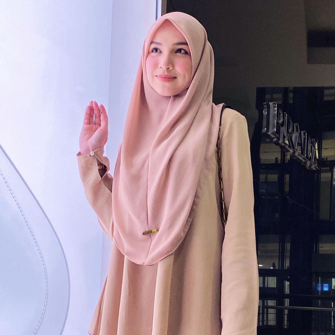 SayidaturZahra's tweet photo. masih pantes gak sih dibilang anak gadis? hihihi
pdhal tahun ini udah 37 thn, anak jg udah 2 😣 https://t.co/5mlnTCwA2C