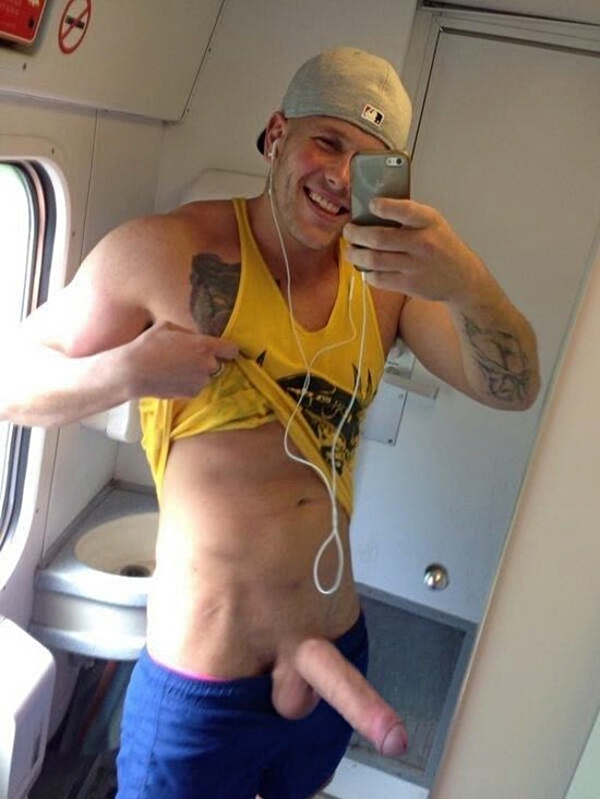 nabecart's tweet photo. challenge fitting it all in the frame......🙀🔥🏆😜 #nudedude #hotguy #tattooedguy #bigdickstud #nicenuts #treetrunkcock #mensnips #uncutcock #thickcock #mensthighs #menssmile #selfieguy https://t.co/oyT98o7Zz9