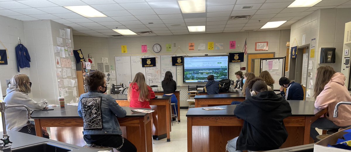 Thank you ⁦@ABAC_College⁩  for the great presentation at our FFA Meeting today! Happy #FFAWeek ! Remember our Future is Bright with Ag! ⁦<a href="/ForsythCHS/">Forsyth Central HS</a>⁩ ⁦<a href="/DrJoshLowe/">Dr. Josh Lowe</a>⁩