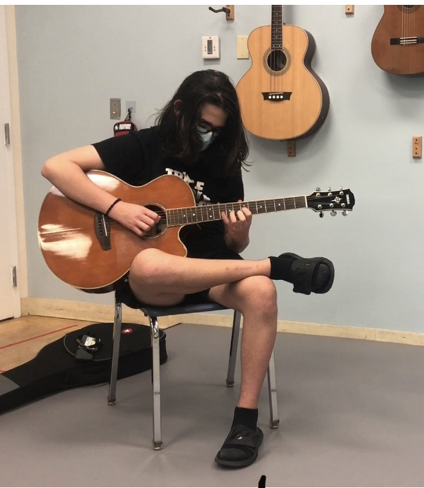 Congratulations to our MS ADV guitar students who participated in the District Federation Festival Virtually! Both Mateo and Jiwoo received Superiors! Way to go! <a href="/NBFineArts/">NB Fine Arts</a>