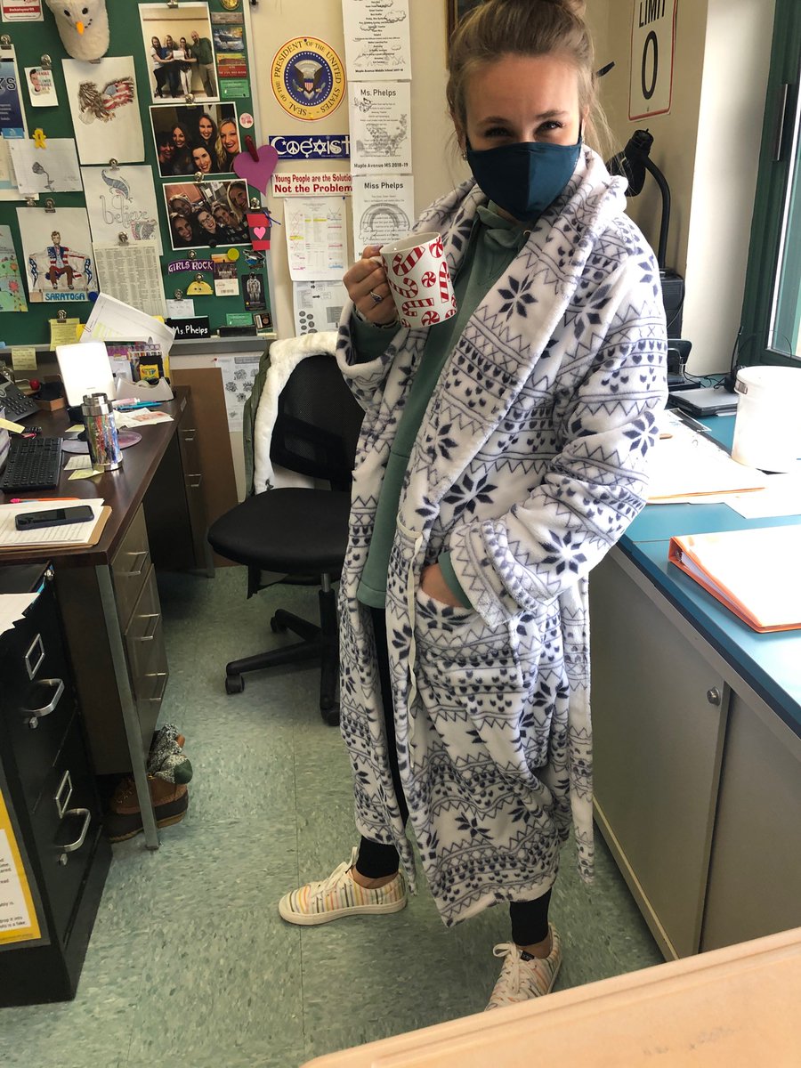 we_are_maple's tweet image. Comfy and cozy! #maplestrong