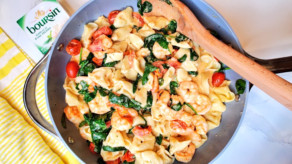 sweetsavant's tweet photo. That TikTok pasta but with Boursin cheese, shrimp, tortellini, and spinach https://t.co/o34llk7vqk