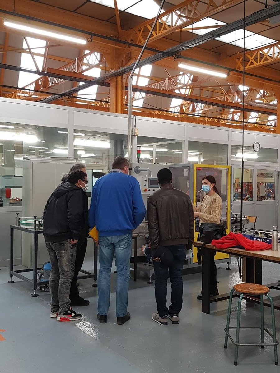PoleemploiT's tweet photo. En #Correze, des outils de formation performants au service des entreprises et des demandeurs d’emploi! Aujourd’hui, volarisation des métiers de l’#industrie pour des demandeurs d'emploi avec le CFAI et le Pole Emploi #Tulle. https://t.co/6Y5K2sJHAj
