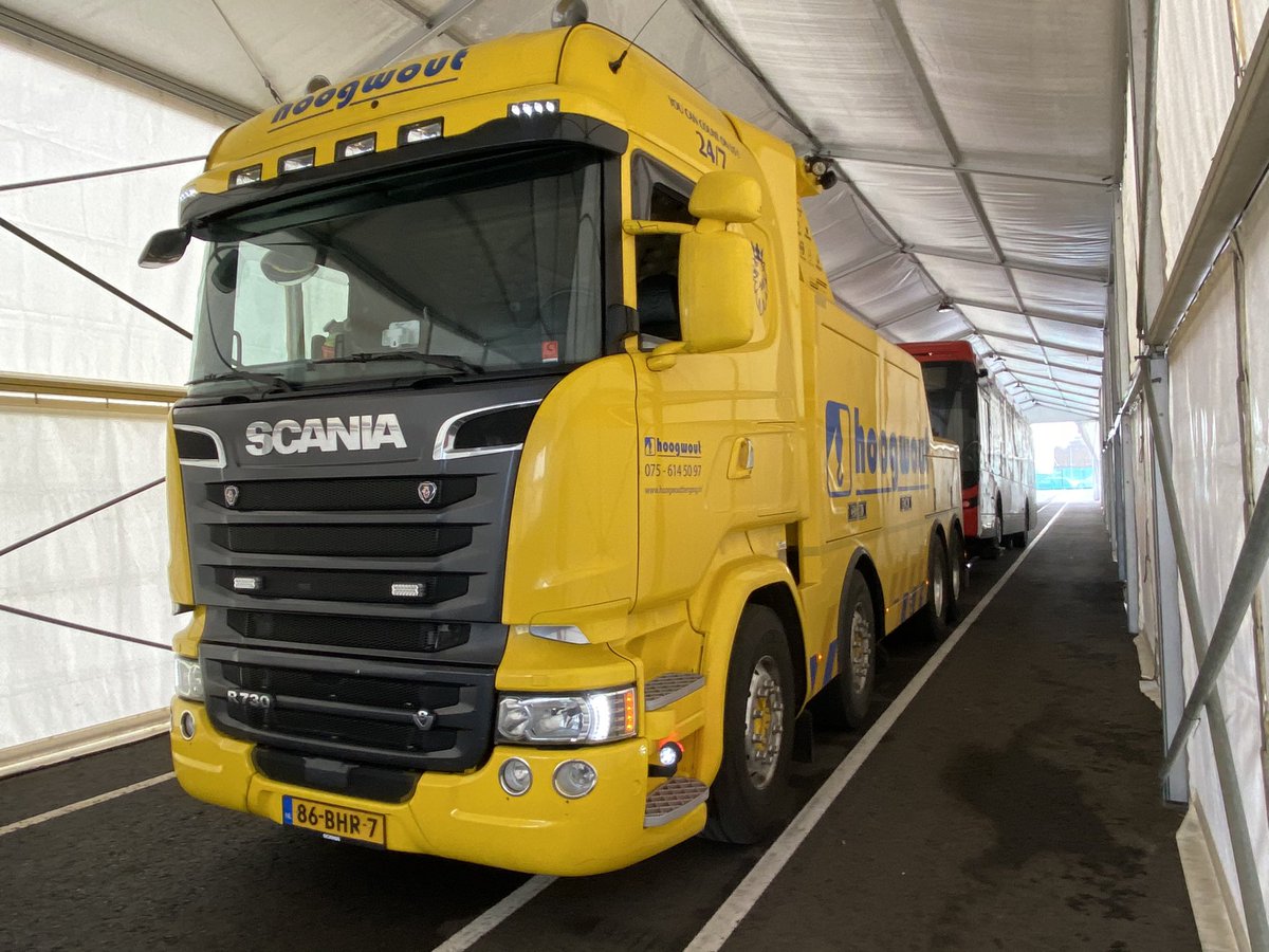 Alles in de tent.
50% !!!

Nouja... eigenlijk 0%
Electrische bus met lege accu!😂