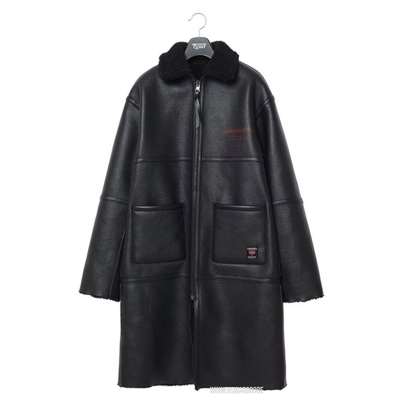 WINNERsWardrobe's tweet photo. 161220 - YOON 
Nomantic Collection Reversible Mustang Long Zip Up Coat in black by Beyond Closet, KRW418,000
📸: Yoon’s Instagram

#SEE_YOON_SOON #SEUNGYOON #YOON #1YearOfJooY8Nbal #kangseungyoon #WINNER #coat #BeyondCloset #mensfashion #fashion https://t.co/hFvCPcmyaw
