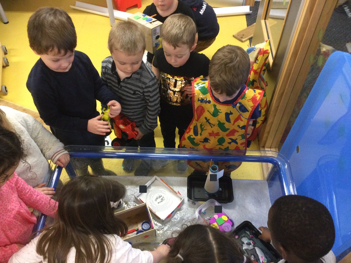 HS_Nursery's tweet image. Today we have been busy making pirate boats, we discussed if they would sink or float. #problemsolving #earlyyearsnumeracy