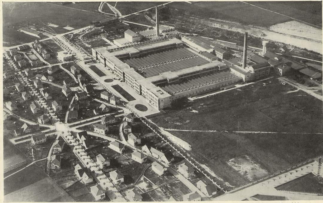 Ateliers_Audace's tweet photo. Clin d'oeil historique : Notre nouveau local est au sein de l'Usine de la Tase si vous voulez en savoir plus sa riche histoire et celle de https://t.co/EULkYJLIhQ y a même une visite virtuelle sur ce site : https://t.co/yauHfWfALS
#ateliervelolyon #insertion #usinetase https://t.co/izetZI9J3f