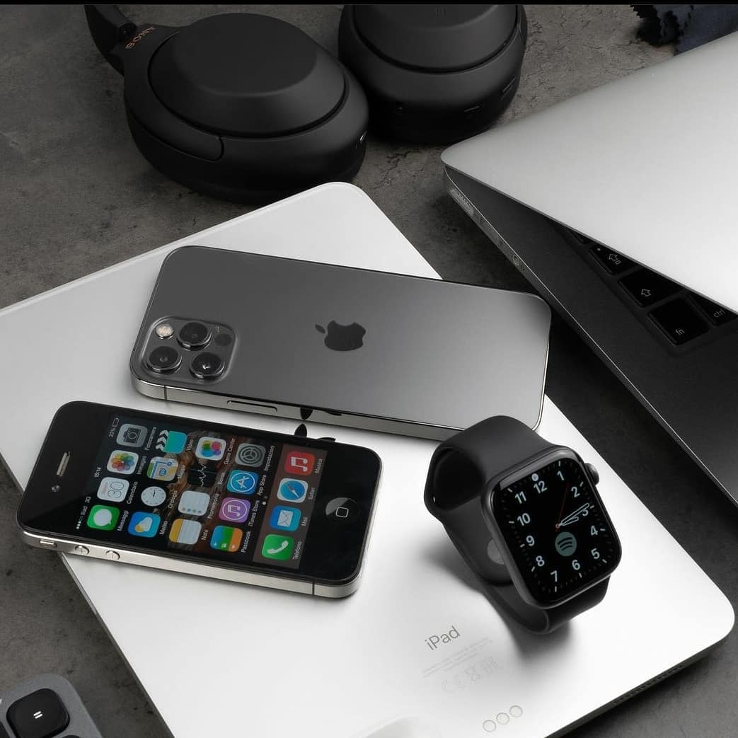 VibesIphone's tweet photo. Hey Guys  its a great chance to win iphone 12 max pro
To win iphone 12 
Follow this @VibesIphone

Tag and retweets 5 friends

Link👉https://t.co/98eM8DVszh

#iphone12 #giveawayiphone12 #iphone12promaxgiveaway #freeiphonegiveaway #iphoneforfree
#iphonegiveaways #iphone12 https://t.co/GnE3BhH2fX