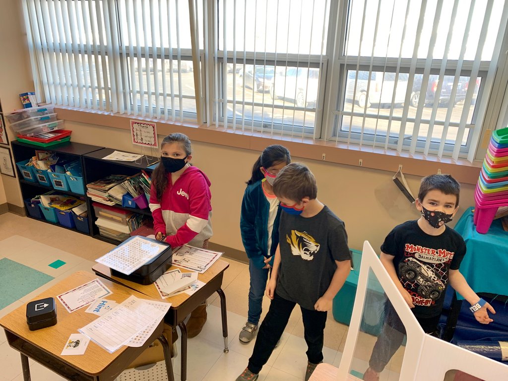 RE_Braves's tweet photo. 1st grade participating in a fun breakout room. https://t.co/UXVtzXghhj
