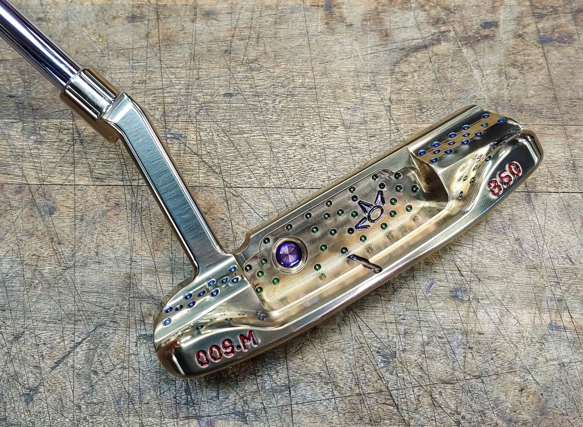 ScottyCameron's tweet photo. Coming soon to the online Gallery store, this 009M (Masterful) SSS Fancy Back has been adorned with extra-special, intricate hand-stamping including snow and colorful paintfill for a head-turning 350-gram gamer in our Chromatic Bronze finish. https://t.co/URwafsY2ZG https://t.co/W6ugqHnVrd