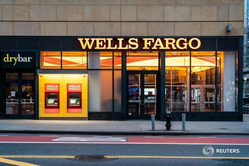 The $2.1 billion sale of Wells Fargo’s asset management unit shows the lumbering lender, still clawing its way back from a giant fake-accounts scandal, is at least moving forwards, says @johnsfoley. Get the latest pandemic-related insights. https://t.co/YVKWupZaPh https://t.co/eaI3HMzeHz