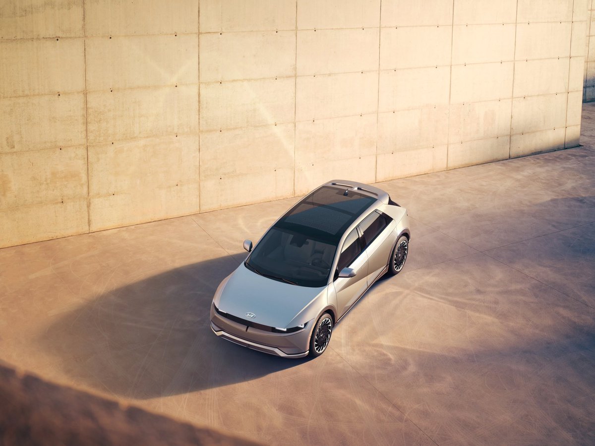 EVUKexpert's tweet photo. Retweet if you like the Ioniq 5, and help us to demonstrate the demand for #ElectricCars.

🎥🎧🍿 ▶️ https://t.co/ZMFE6YKfra https://t.co/8aUnKvS4GZ