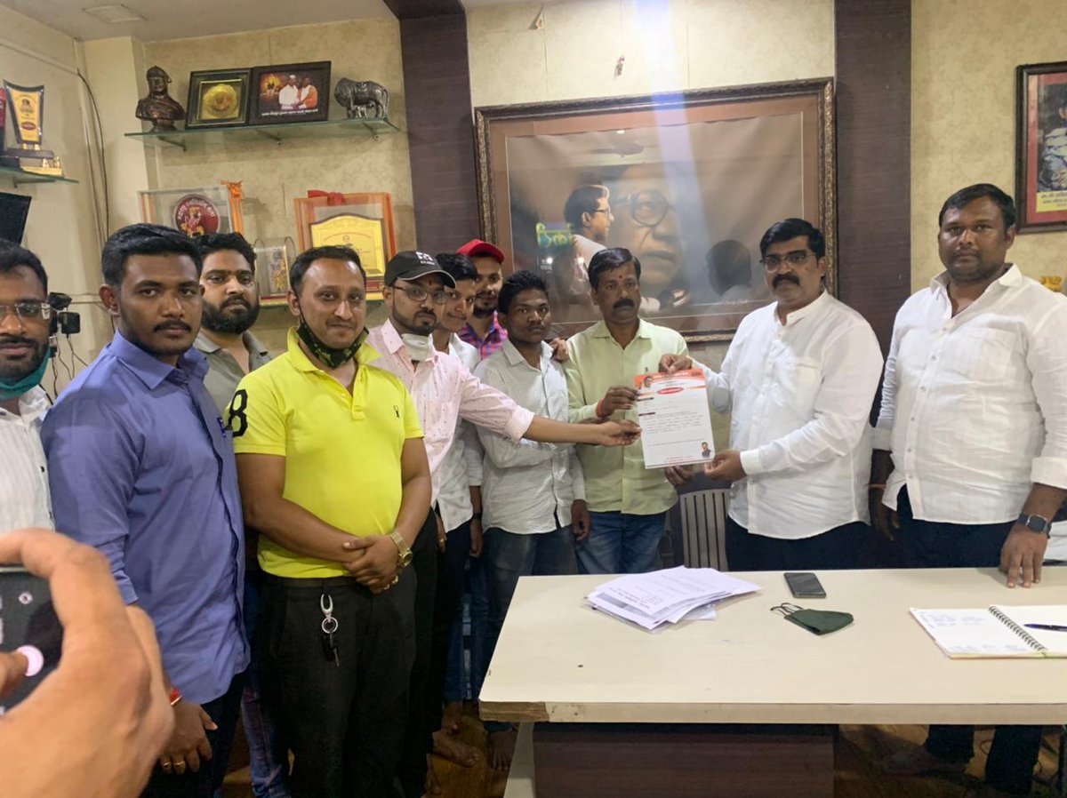 SachinChikhale9's tweet photo. पिपंरी विधान सभा बैठक संपन्न झाली व अनेक पदाधिकारी यांना पद वाटप करण्यात आली. https://t.co/Xvk8Tiohm7