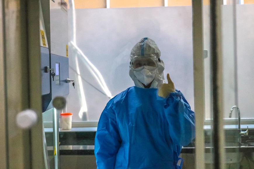 👨🏽‍🔬 | Hospital Nacional con nuevo laboratorio de biología molecular

El Hospital Nacional de Itauguá, inauguró un laboratorio de biología molecular para el procesamiento de muestras de #COVID19, cuya capacidad será de 500 muestras diarias.

➕ℹ️ bit.ly/3sd91HA